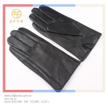 wholesale men's leather gloves in europe